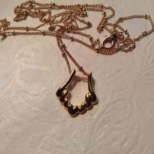 NWOT Gold color pendant with 18 inch chain new